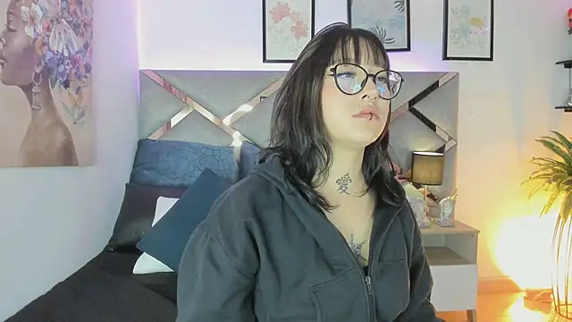sofi bakerr online show from May 13, 11:39 am