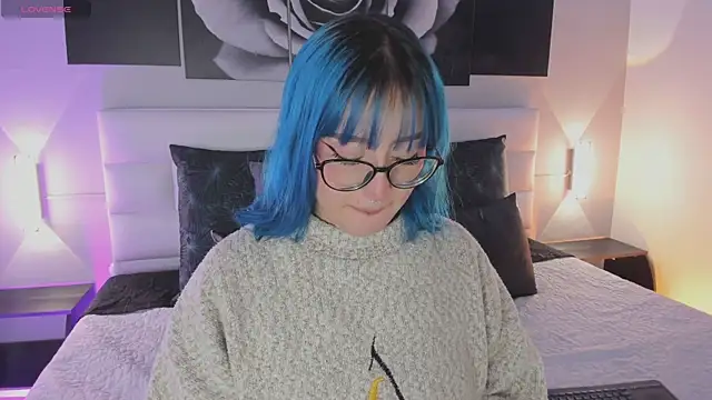 sofi bakerr online show from December 18, 11:36 am