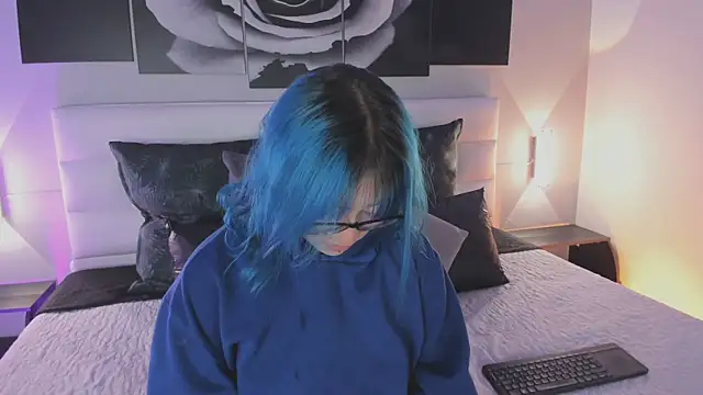 sofi bakerr online show from December 20, 11:35 am