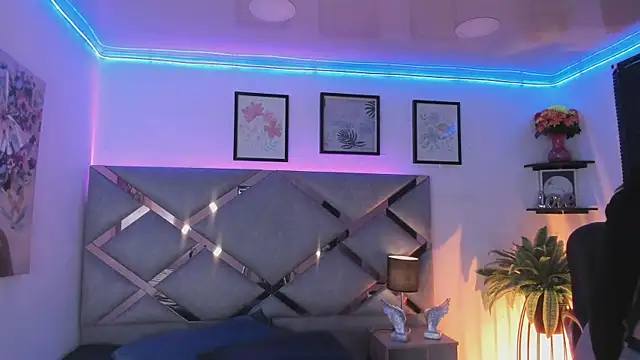 sofi bakerr online show from May 23, 11:42 am