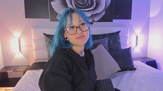 Snapshot of sofi_bakerr chatting on October 26, 11:32 am sofi bakerr online show from October 26, 11:32 am