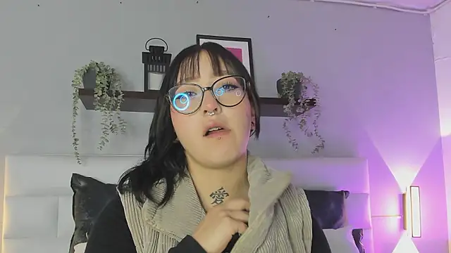 sofi bakerr online show from February 26, 11:32 am