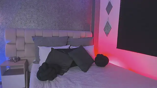 sofi bakerr online show from February 28, 9:20 am