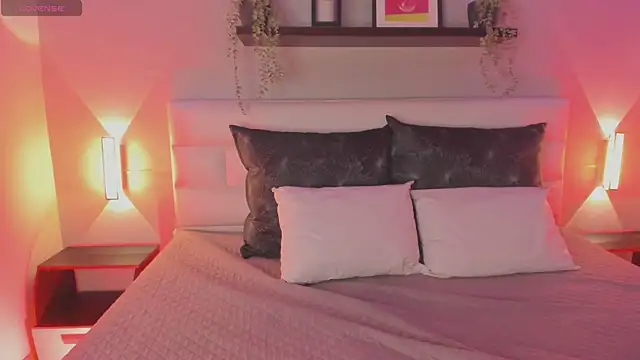 sofi bakerr online show from April 8, 11:44 am