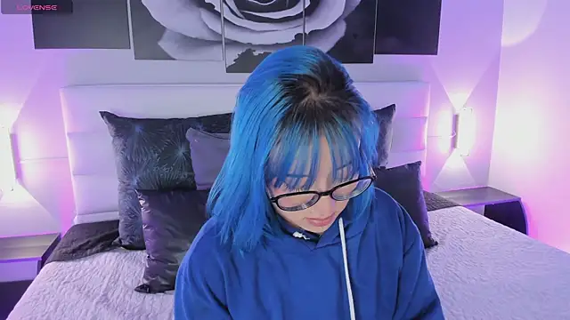 Snapshot of sofi_bakerr chatting on November 17, 11:36 am sofi bakerr online show from November 17, 11:36 am