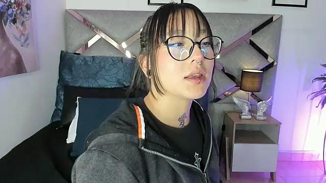sofi bakerr online show from May 7, 11:35 am