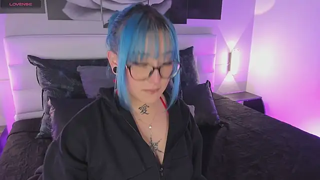 Snapshot of sofi_bakerr chatting on October 28, 11:42 am sofi bakerr online show from October 28, 11:42 am