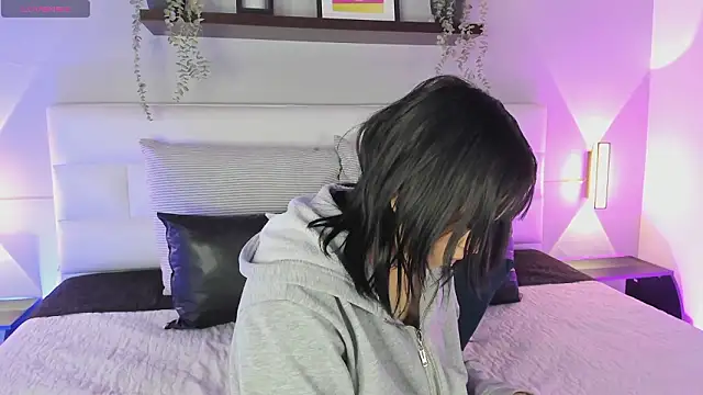 sofi bakerr online show from February 7, 11:51 am