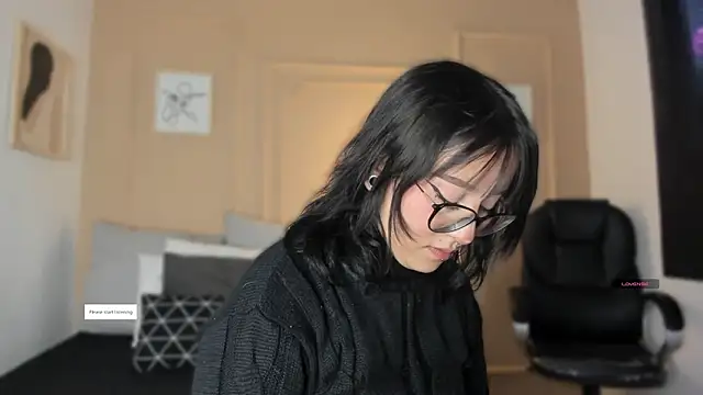 sofi bakerr online show from March 6, 11:38 am