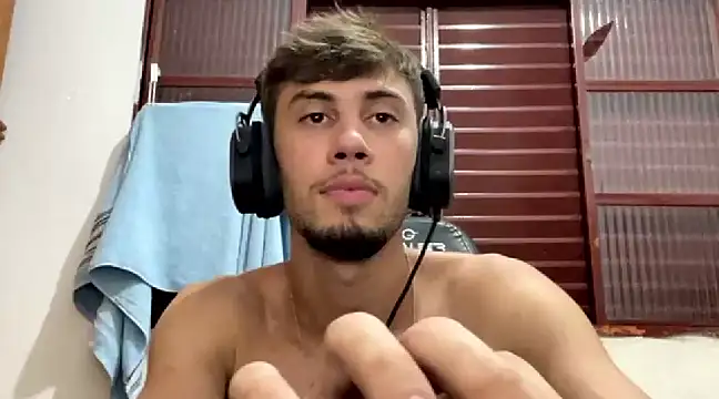 Snapshot of 1Hanz chatting on February 28, 5:48 am 1Hanz online show from February 28, 5:48 am