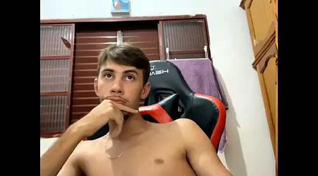 Snapshot of 1Hanz chatting on March 11, 7:03 am 1Hanz online show from March 11, 7:03 am