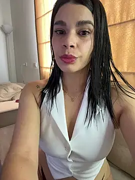 Snapshot of DaryRos chatting on June 16, 8:31 pm DaryRos online show from June 16, 8:31 pm