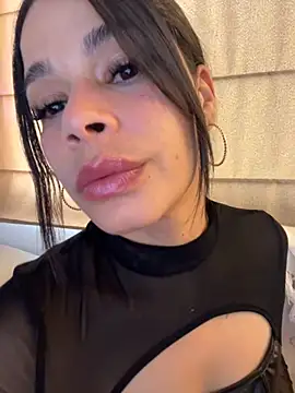 Snapshot of DaryRos chatting on October 29, 9:47 pm DaryRos online show from October 29, 9:47 pm