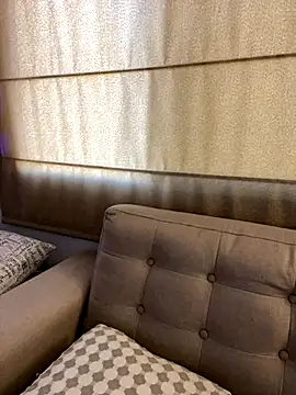 Snapshot of DaryRos chatting on December 1, 9:15 pm DaryRos online show from December 1, 9:15 pm