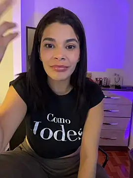 Snapshot of DaryRos chatting on March 19, 3:52 am DaryRos online show from March 19, 3:52 am