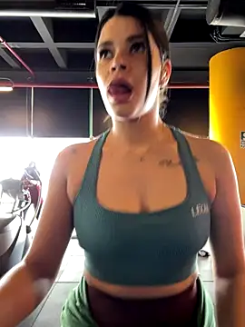 Snapshot of DaryRos chatting on September 28, 3:30 pm DaryRos online show from September 28, 3:30 pm