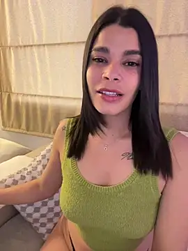 Snapshot of DaryRos chatting on February 6, 11:01 pm DaryRos online show from February 6, 11:01 pm