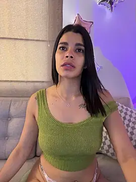 Snapshot of DaryRos chatting on February 5, 12:01 pm DaryRos online show from February 5, 12:01 pm