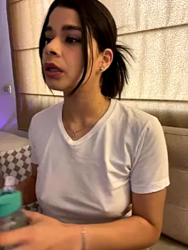 Snapshot of DaryRos chatting on October 13, 9:59 pm DaryRos online show from October 13, 9:59 pm