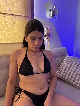 Snapshot of DaryRos chatting on February 11, 9:03 pm DaryRos online show from February 11, 9:03 pm