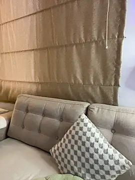 Snapshot of DaryRos chatting on February 23, 11:05 pm DaryRos online show from February 23, 11:05 pm