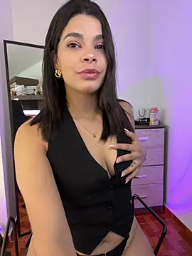 Snapshot of DaryRos chatting on March 8, 10:24 pm DaryRos online show from March 8, 10:24 pm