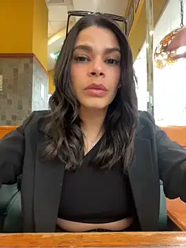 Snapshot of DaryRos chatting on November 12, 7:18 pm DaryRos online show from November 12, 7:18 pm