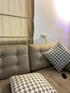 Snapshot of DaryRos chatting on September 24, 9:21 pm DaryRos online show from September 24, 9:21 pm