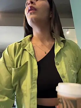 Snapshot of DaryRos chatting on March 13, 8:11 pm DaryRos online show from March 13, 8:11 pm