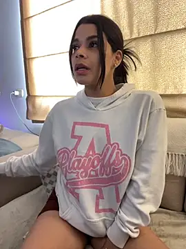 Snapshot of DaryRos chatting on October 12, 6:20 pm DaryRos online show from October 12, 6:20 pm