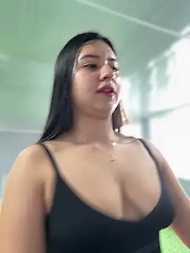 VAL PRINCESS online show from March 5, 9:15 pm