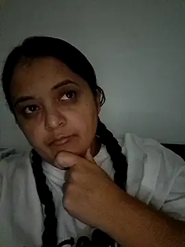 sarahhh1987 online show from October 26, 6:30 pm