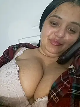 sarahhh1987 online show from December 19, 7:49 pm