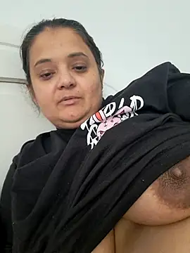 sarahhh1987 online show from November 3, 9:35 am