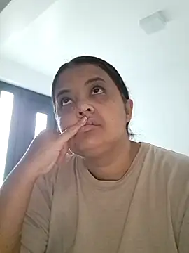 sarahhh1987 online show from October 4, 2:18 pm