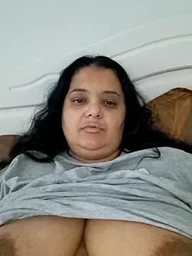 sarahhh1987 online show from December 5, 8:24 am