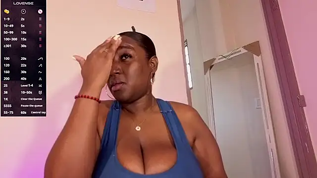 Perlasexyu1 online show from April 15, 4:00 pm