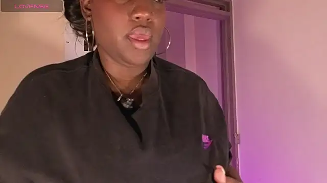 Perlasexyu1 online show from April 9, 1:17 pm