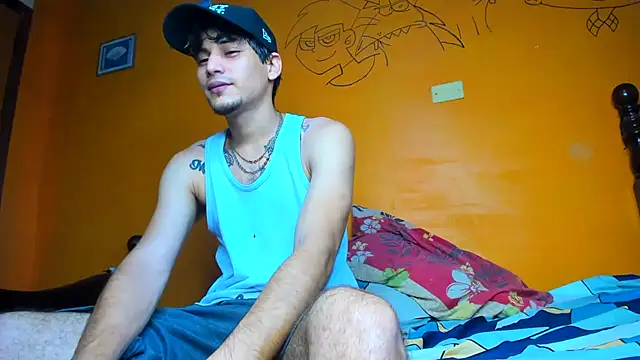 Snapshot of guy_master chatting on July 8, 9:37 pm guy master online show from July 8, 9:37 pm