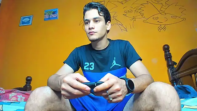 Snapshot of guy_master chatting on July 5, 8:10 am guy master online show from July 5, 8:10 am