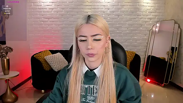 HannaConnor  online show from November 14, 8:23 pm