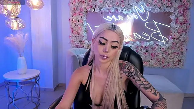 HannaConnor  online show from March 12, 8:31 pm