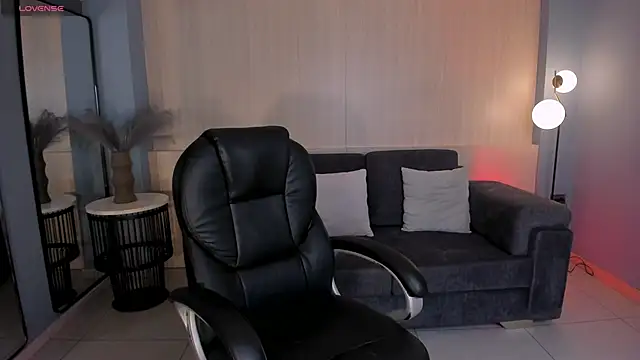 HannaConnor  online show from October 7, 11:44 am