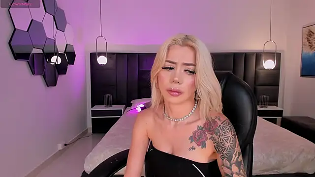 HannaConnor  online show from March 11, 8:36 pm