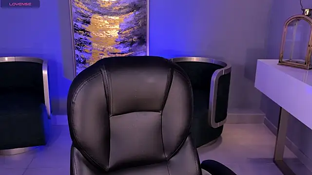 Snapshot of HannaConnor_ chatting on July 3, 10:38 pm HannaConnor online show from July 3, 10:38 pm