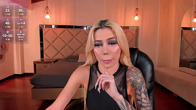 HannaConnor  online show from April 18, 8:42 pm