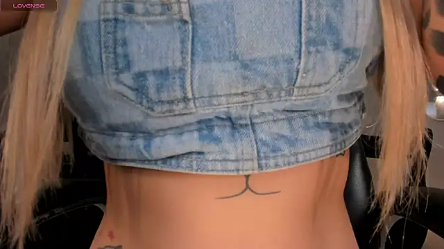 HannaConnor  online show from November 3, 8:56 pm