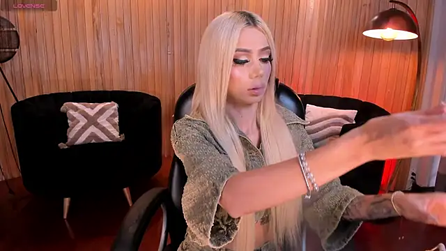 HannaConnor  online show from April 10, 8:49 pm