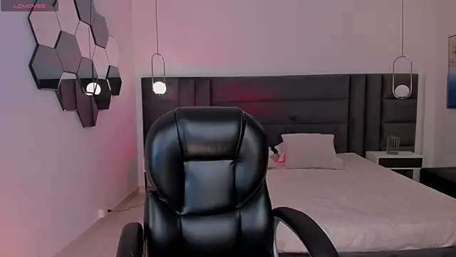 HannaConnor  online show from January 13, 9:08 pm