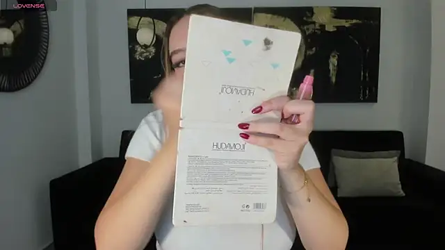 Snapshot of BellaRose_X chatting on October 31, 5:31 pm BellaRose X online show from October 31, 5:31 pm